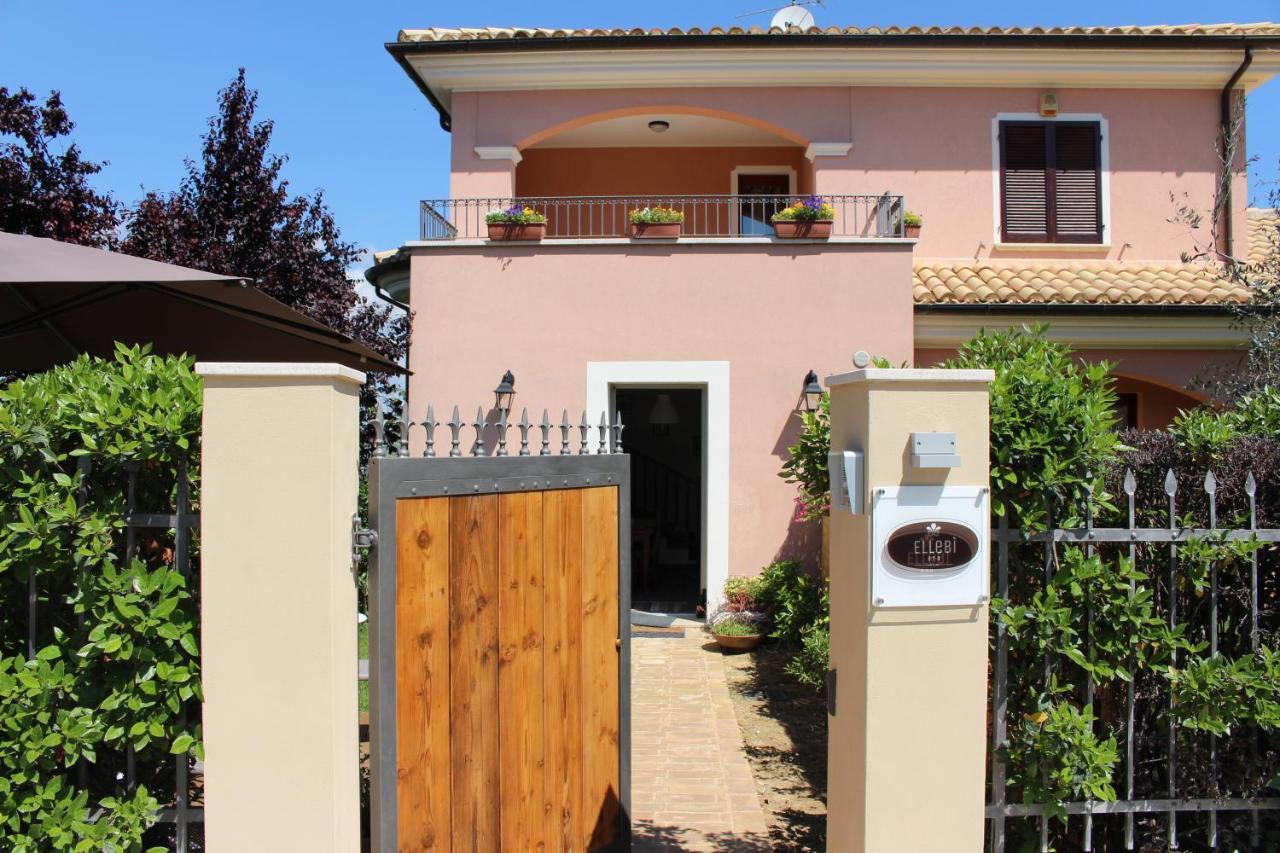 Ellebi B&B Montone  Buitenkant foto