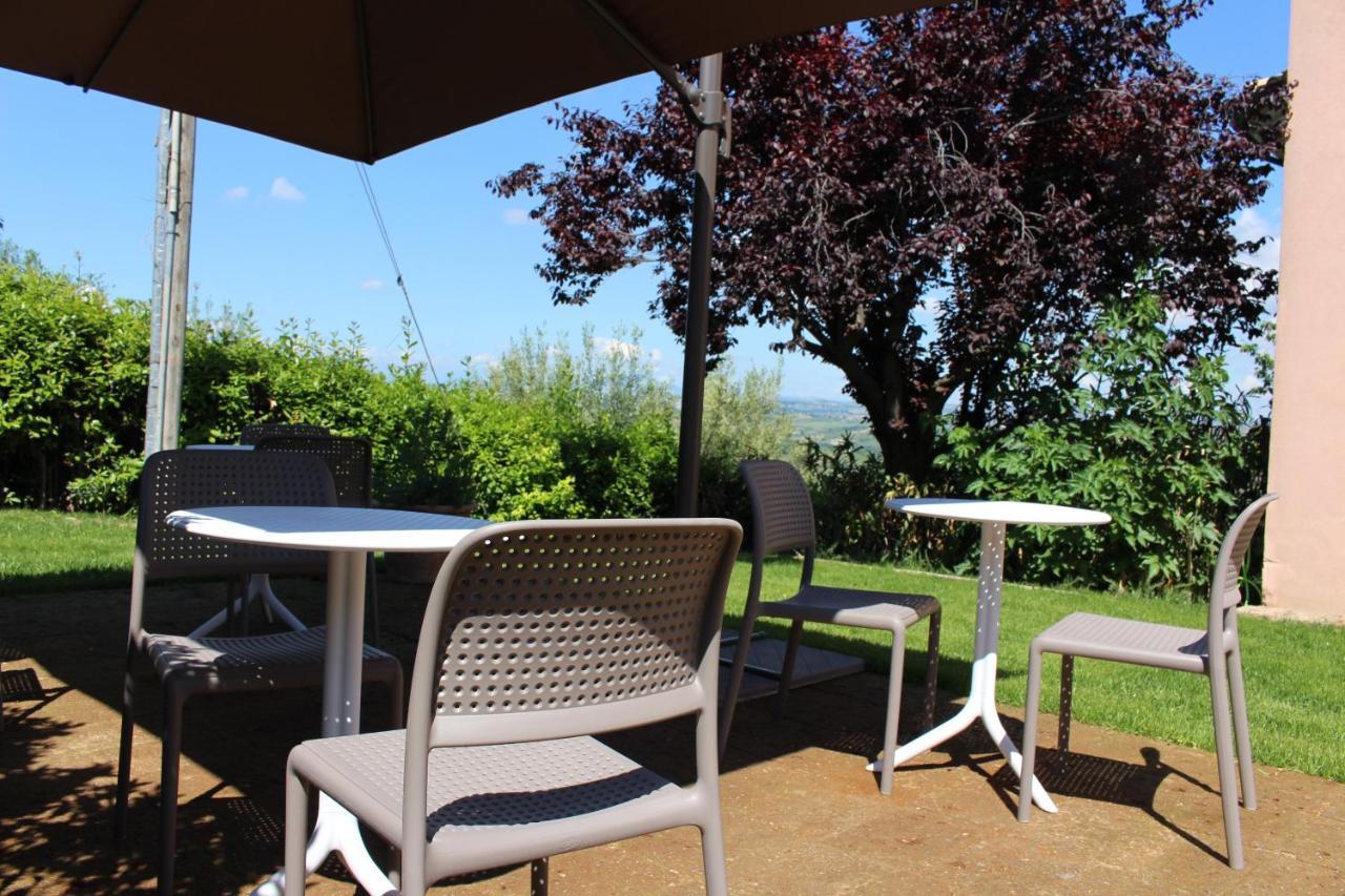 Ellebi B&B Montone  Buitenkant foto