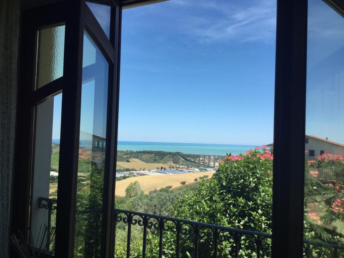 Ellebi B&B Montone  Buitenkant foto