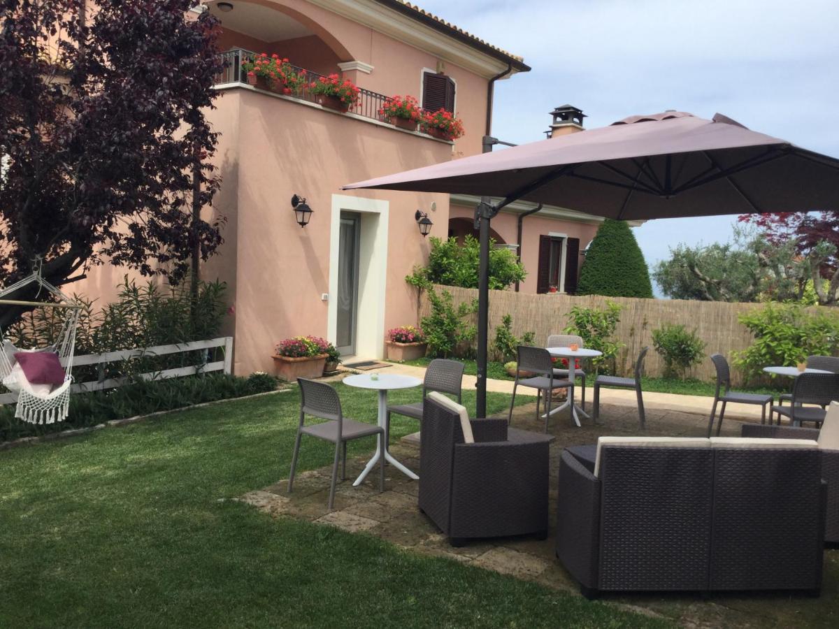 Ellebi B&B Montone  Buitenkant foto