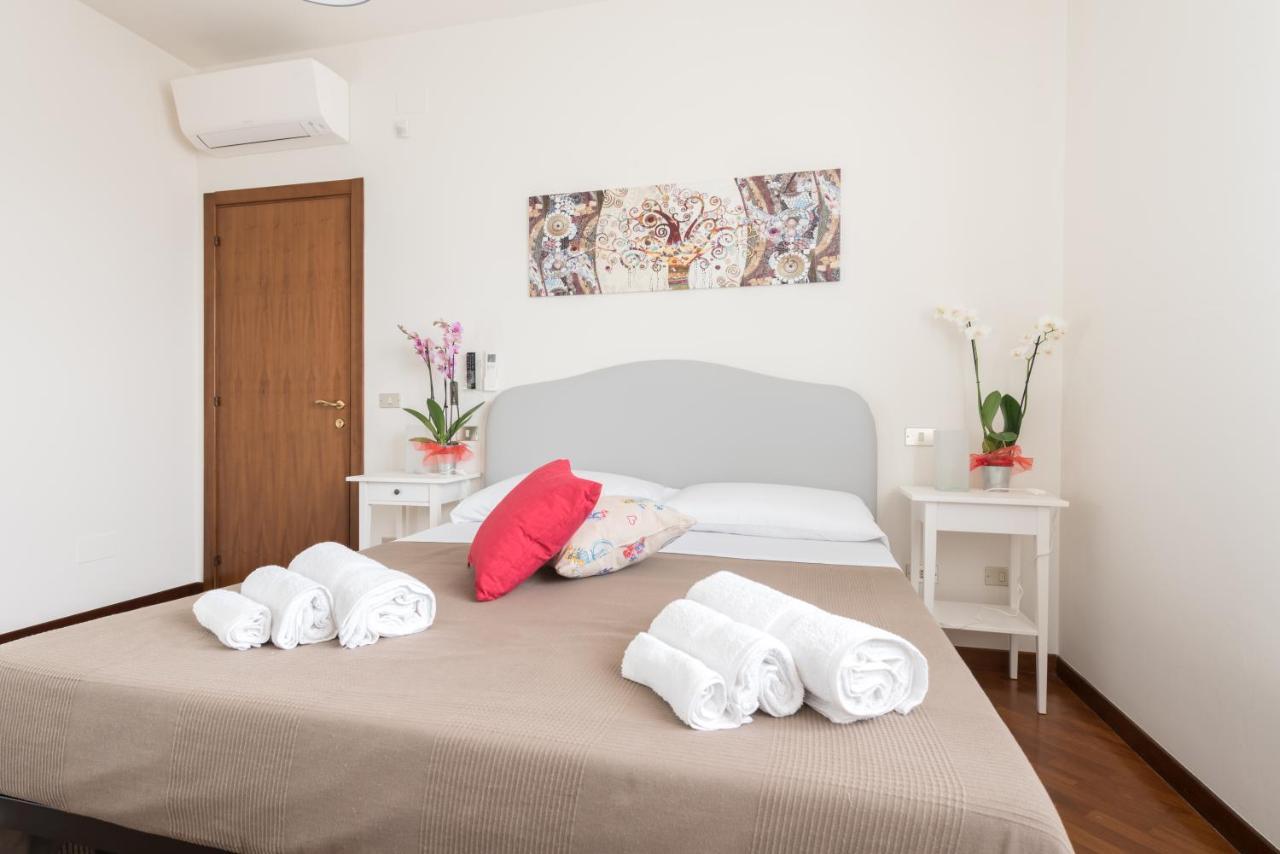 Ellebi B&B Montone  Buitenkant foto