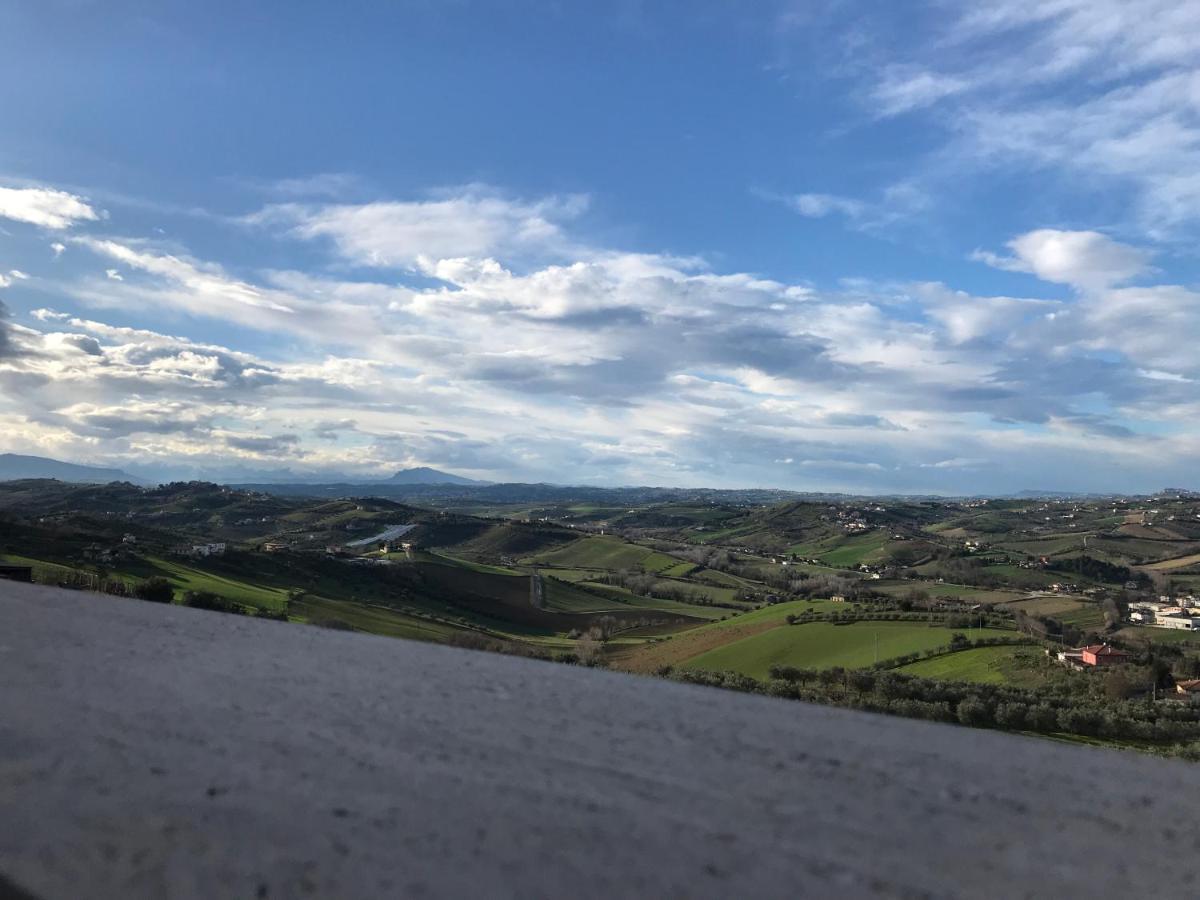 Ellebi B&B Montone  Buitenkant foto